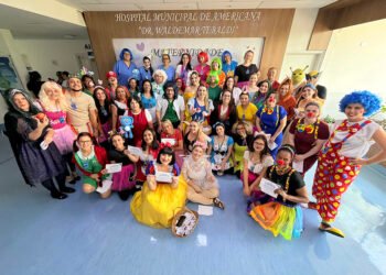 Hospital Municipal leva alegria, histórias e música a pacientes em celebração ao Dia das Crianças